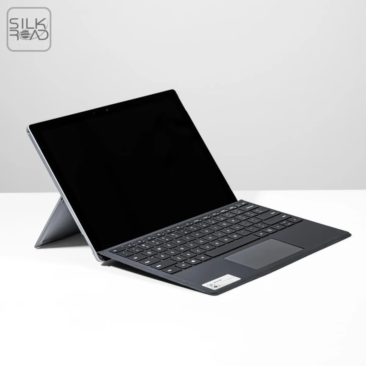 silkroad-15219-15222 Microsoft Surface Pro 7 — نمای روبرو